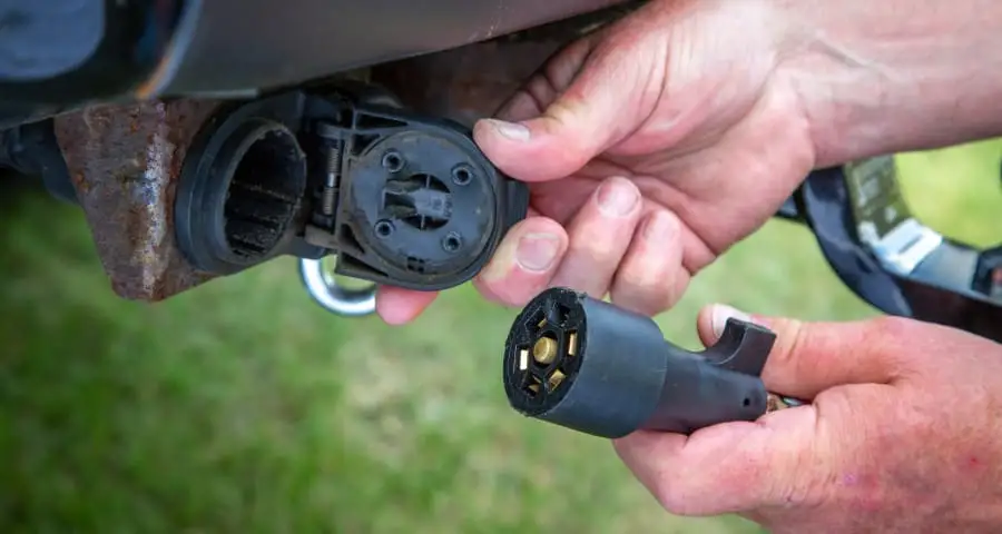 The 7-way RV blade connector is used for towing RVs, 5th wheels and campers.