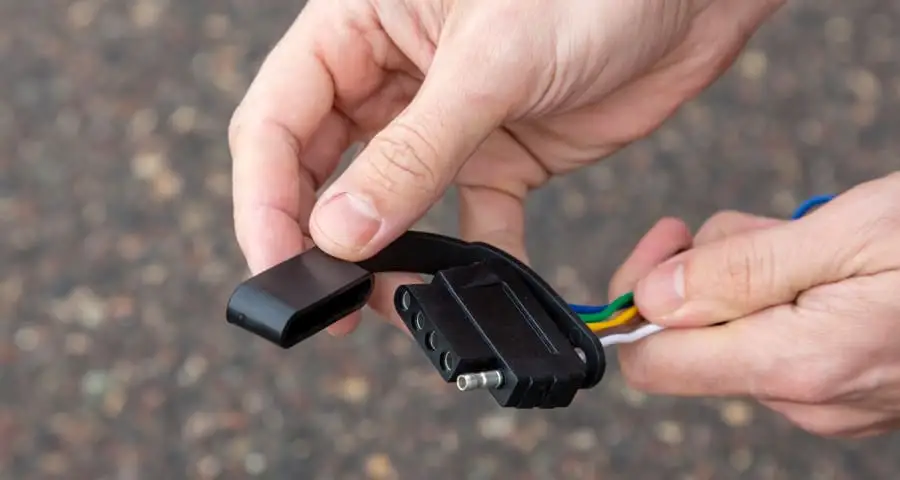 The 5-way flat connector is used for towing smaller utility trailers and boats.