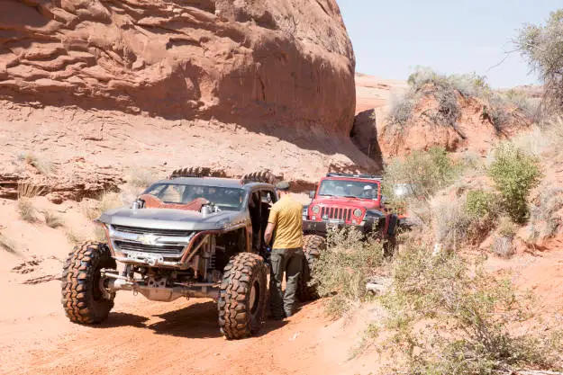 Offroad Recovery Towing Jeep Truck