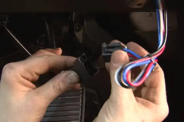 Plug Wiring Harness into Brake Controller