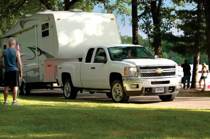 Truck Towing Heavy 5th Wheel Camper